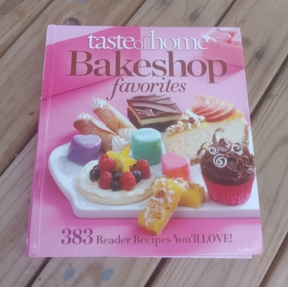Taste of Home Bakeshop Favorites Cookbook Baking Recipes - Picture 1 of 1